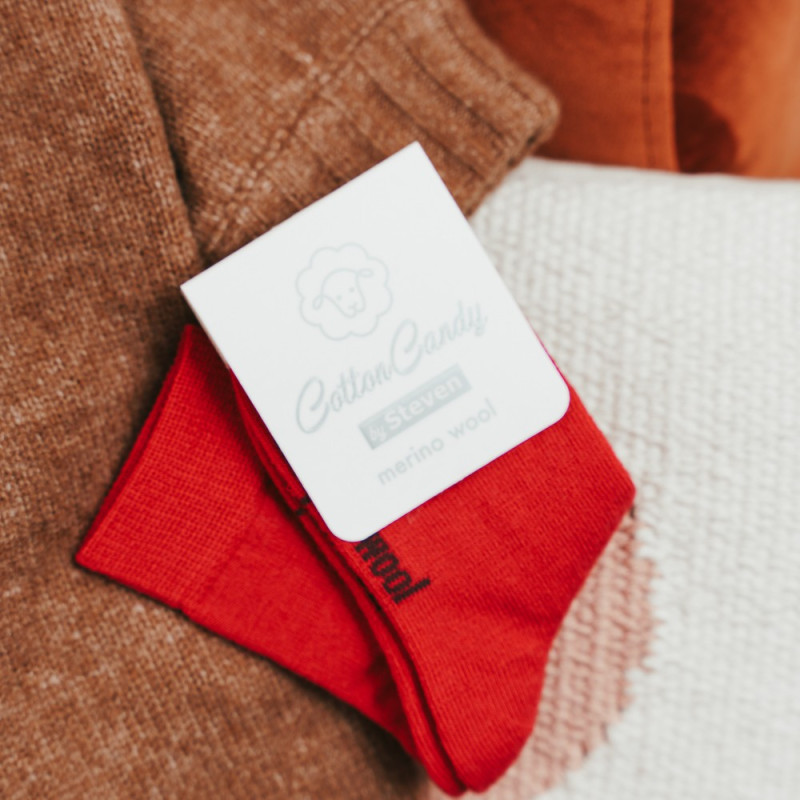 Skarpetki MERINO WOOL z wełny merynosa dla dzieci w kolorze CZERWONYM