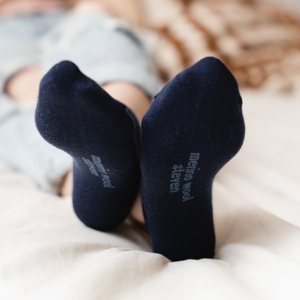 Stopki z wełny merynosów granatowe