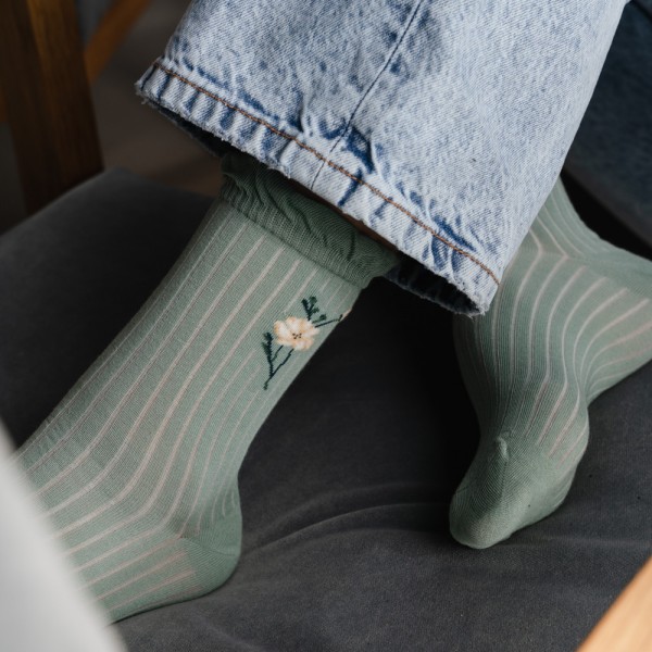 Skarpetki retro zielone z falbanką