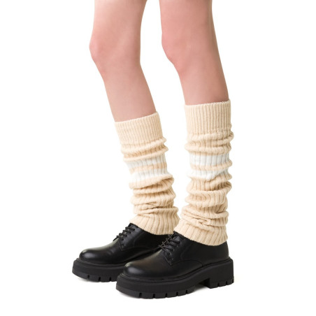 Modne ocieplacze na buty w paski w kolorze wanilii