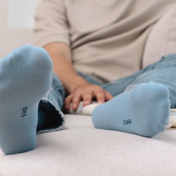 Cienkie skarpety męskie błękitne