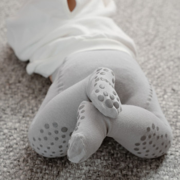 Rajstopki z antypoślizgowe jasnoszare