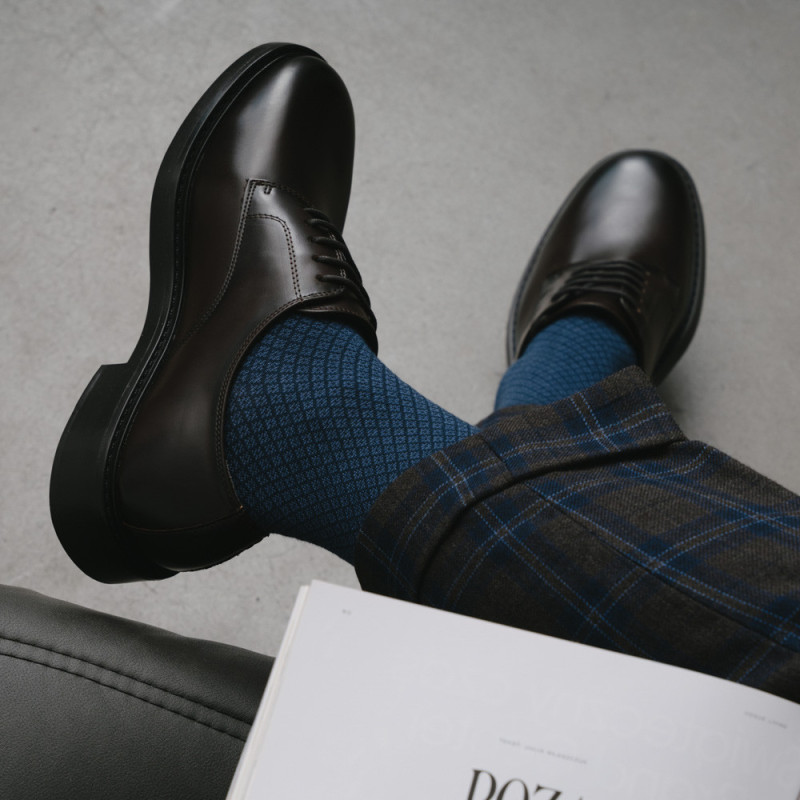 Garniturowe skarpetki dla mężczyzny w żakardowym splocie - modne eleganckie wzory.