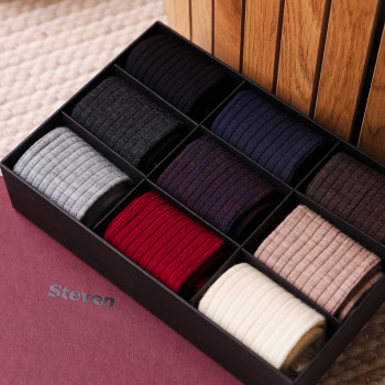 Zestaw skarpet z wełny merynosów 9-pak