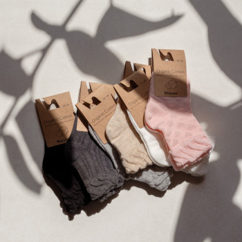 Skarpetki z bawełny organicznej z falbanką melanż jasnobeżowe