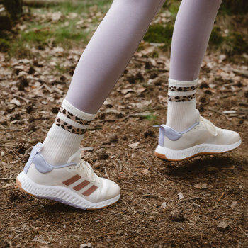 Skarpetki wzorowane ecru z paskami w panterkę