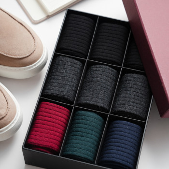 Zestaw skarpet z wełny merynosów 9-pak