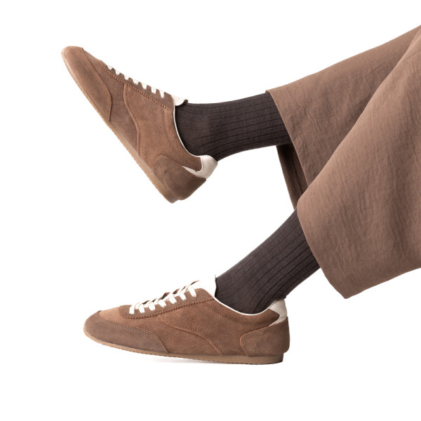 Skarpetki bezuciskowe z wełny merynosów brązowe