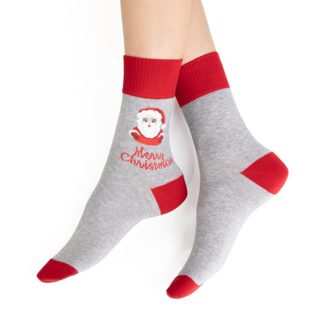 Szare skarpety z Mikołajem na kostce oraz z napisem Merry Christmas