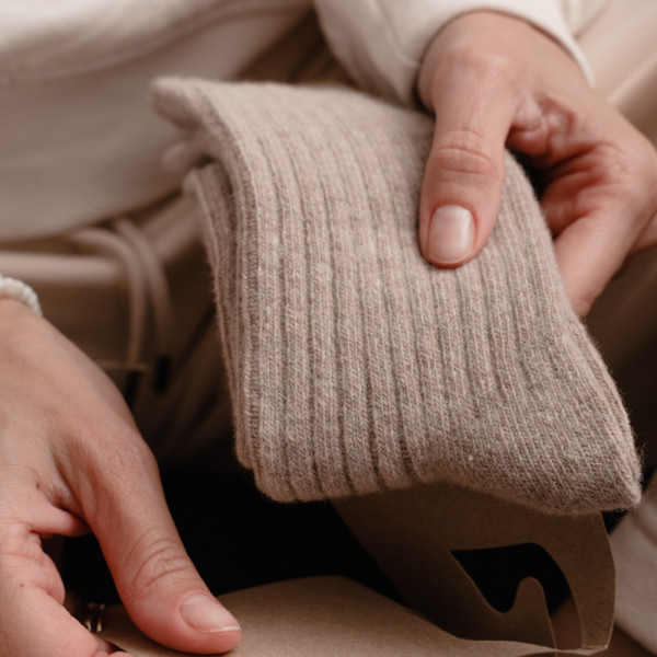 Skarpety z wełny jagnięcej melanż beż