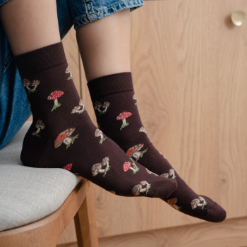 Skarpetki brązowe w grzybki