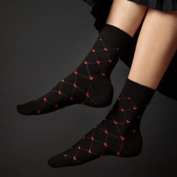 Skarpetki w serduszka czarne