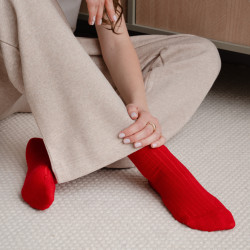 Skarpetki MERINO WOOL z wełny merynosów w prążki dla kobiet czerwone