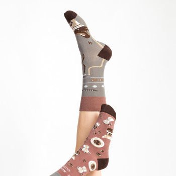 COFFEE - kolorowe skarpetki beżowe