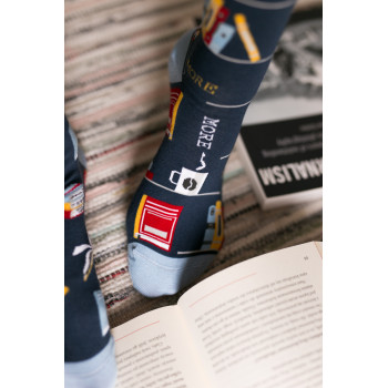 BOOKS - kolorowe skarpetki jeans