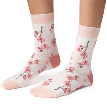 Skarpetki ecru w kwiaty