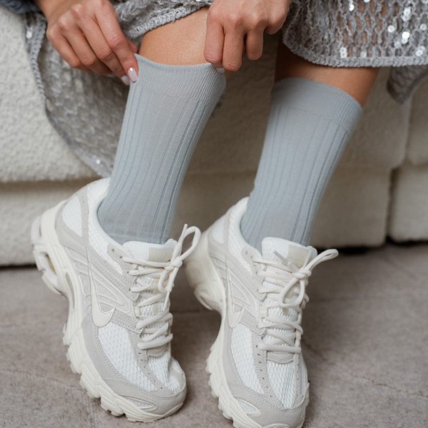 Skarpetki bezuciskowe z wełny merynosów szałwiowe