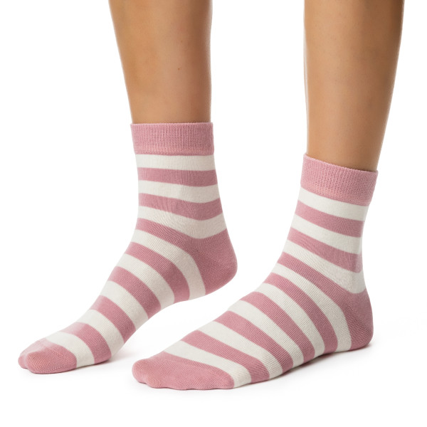 Skarpetki w paski różowe