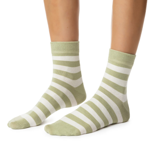 Skarpetki w paski zielone
