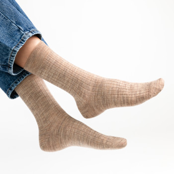 Skarpetki bezuciskowe z wełny merynosów beżowe
