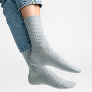 Skarpetki bezuciskowe z wełny merynosów szałwiowe