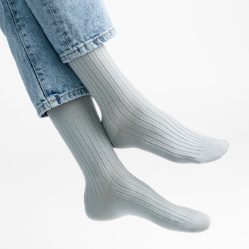 Skarpetki bezuciskowe z wełny merynosów szałwiowe