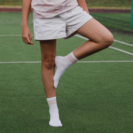 Damskie białe skarpetki w stylu sportowym z paskami