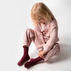Bordowe skarpetki dziecięce z bawełny organicznej | rozmiary 20-34 Bordowe skarpetki dziecięce z bawełny organicznej | rozmiary 20-34